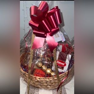 Holiday Gourmet Gift Basket 🧺🎁